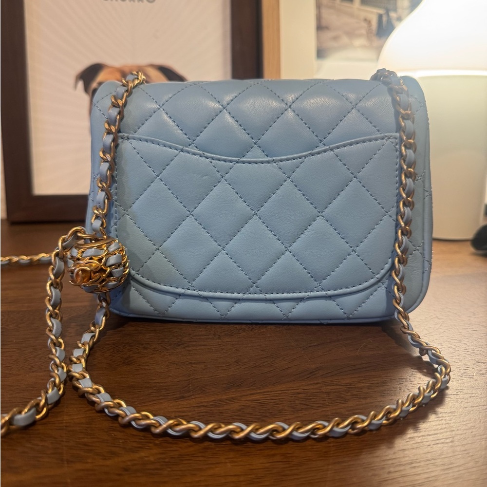 CHANEL NIB Pearl Crush 2022 Square Mini Flap Bag Quilted Purse Light Blue Gold - Picture 5 of 11